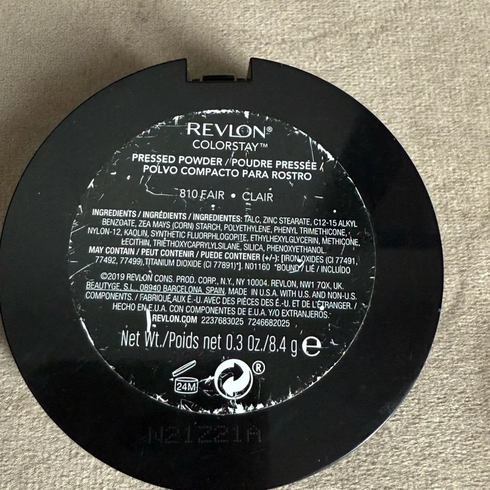 Revlon ColorStay Compact in Black